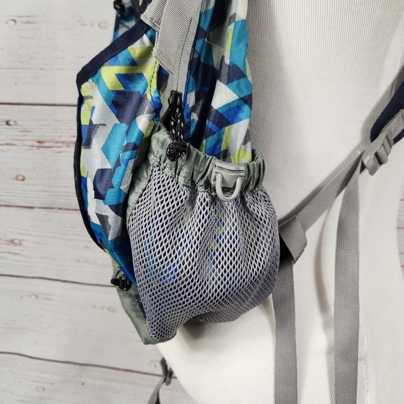 L.L. Bean 20L Stowaway Geometric Pattern Backpack - Picture 5 of 8